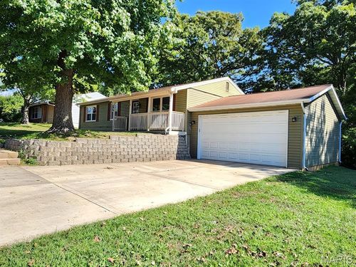 225 Merriweather Ln, Fairview Heights, IL, 62208-2432 | Card Image