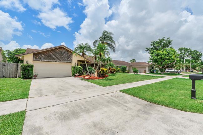 4094 Nw 1 St Pl, House other with 3 bedrooms, 2 bathrooms and null parking in Deerfield Beach FL | Image 40