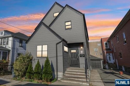 7 Laird Pl, Cliffside Park, NJ, 07010-1244 | Card Image