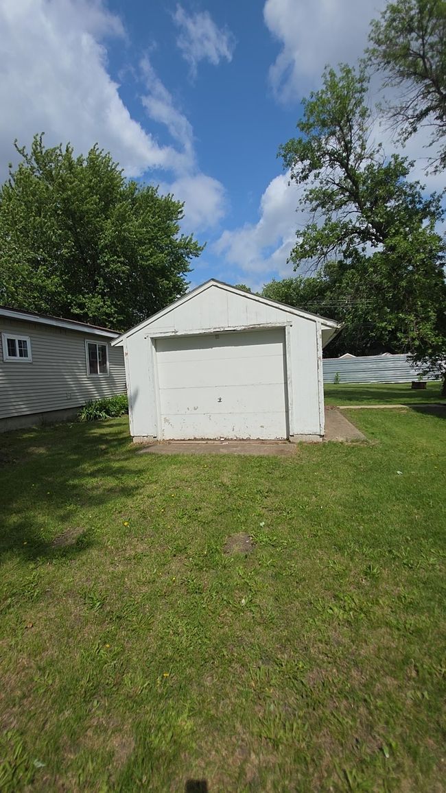 304 N Sleeper St, House other with 3 bedrooms, 2 bathrooms and null parking in Everly IA | Image 17