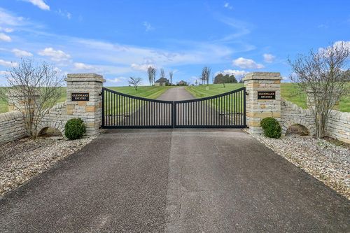 2248 Garner Ln, Lexington, KY, 40516-9032 | Card Image