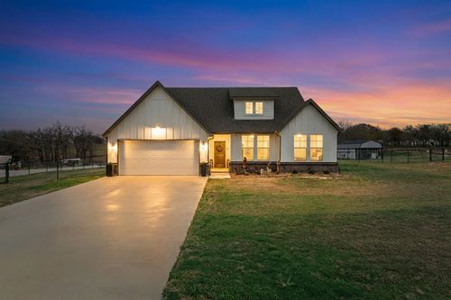 325 County Road 4764, Boyd, TX, 76023-5214 | Card Image