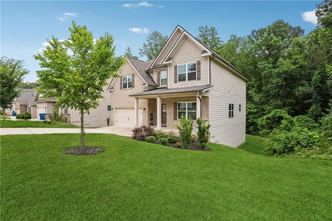 5662 Valley Loop, House other with 4 bedrooms, 3 bathrooms and null parking in Fairburn GA | Image 4