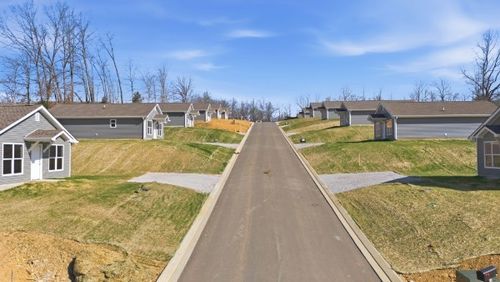 106 Hill Place, Dickson, TN, 37055 | Card Image