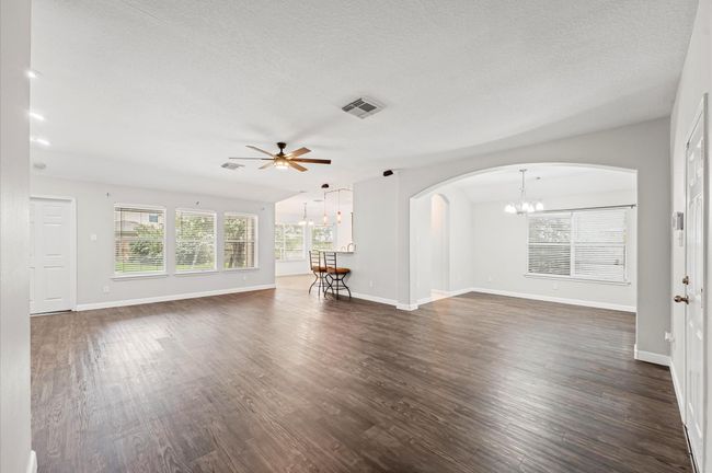 1907 Vineyard Hill Ct, House other with 3 bedrooms, 2 bathrooms and 2 parking in Pearland TX | Image 11