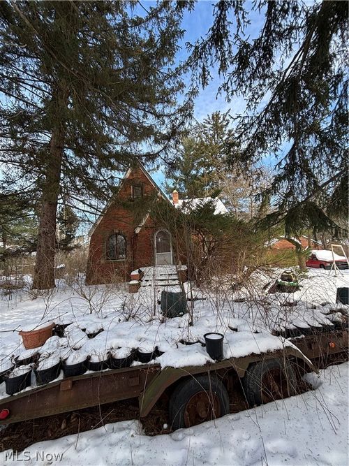 10428 W Edgerton Road, North Royalton, OH, 44133 | Card Image