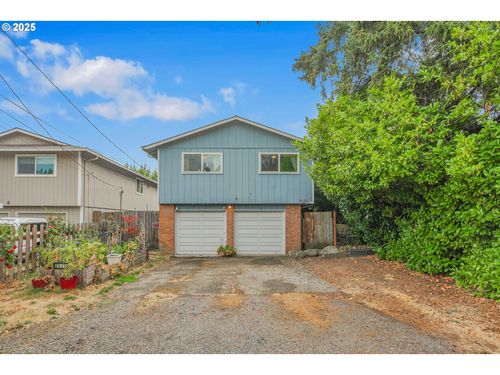 2424 Se Pine Ln, Milwaukie, OR, 97267-1223 | Card Image