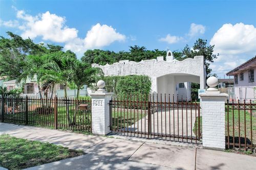 a-511 Nw 44th St, Miami, FL, 33127-2656 | Card Image