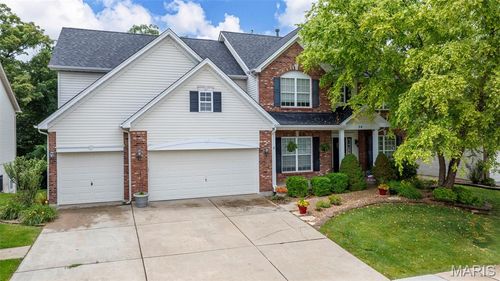 24 Milton Brennan Manor Ct, Wentzville, MO, 63385-4998 | Card Image
