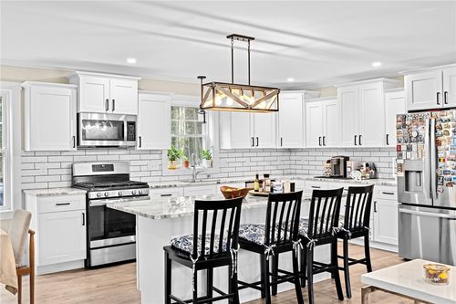 8 Big River Rd, Coventry, RI, 02816-5085 | Card Image