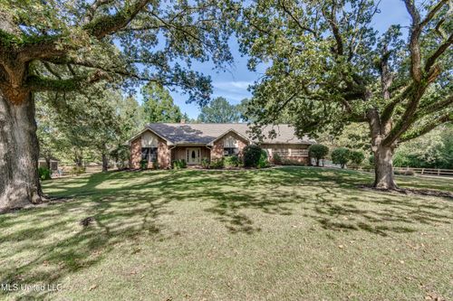 144 Red Fox Ln, Madison, MS, 39110-9710 | Card Image