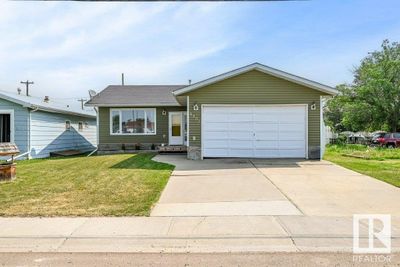 4507 51 St, House other with 5 bedrooms, 3 bathrooms and null parking in Millet AB | Image 1