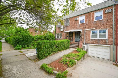 53 210th St, Oakland Gardens, NY, 11364-1807 | Card Image