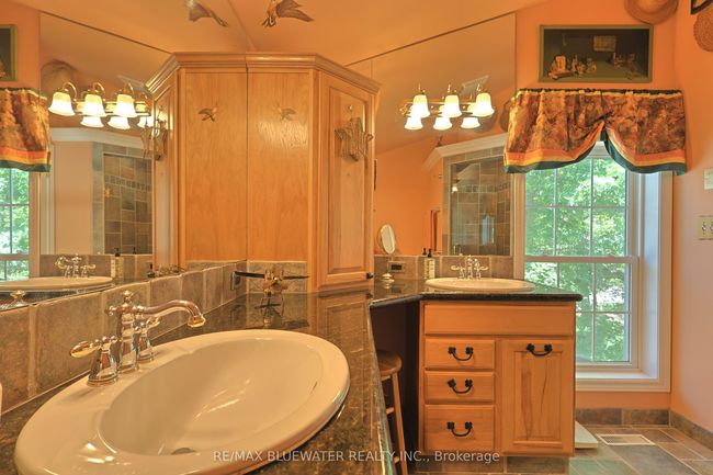 5 Philip St, House other with 7 bedrooms, 5 bathrooms and 5 parking in Huron ON | Image 45