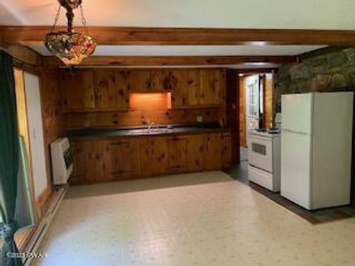 apt-2-290 Roemerville Rd, Greentown, PA, 18426-4461 | Card Image