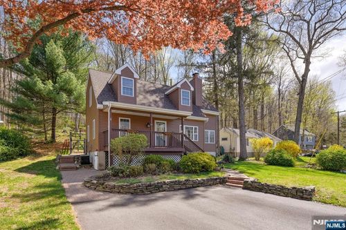64 Hilltop Trl, Sparta, NJ, 07871-2122 | Card Image