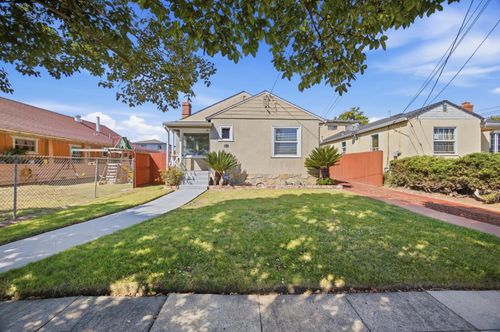 2321 106th Ave, Oakland, CA, 94603-4004 | Card Image
