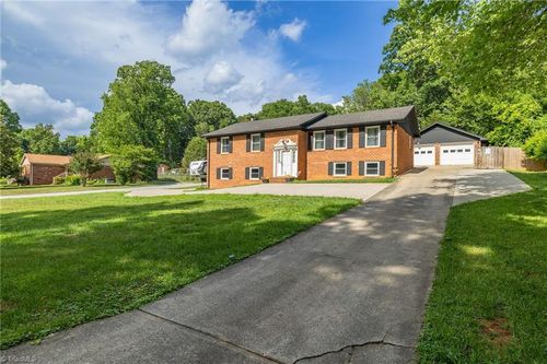 601 Shelby Dr, Greensboro, NC, 27409-2217 | Card Image