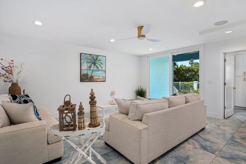 107 Desota St, Fort Pierce, FL, 34949-3124 | Card Image