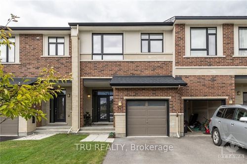 347 Ardmore St, Manotick, ON, K4M0E1 | Card Image