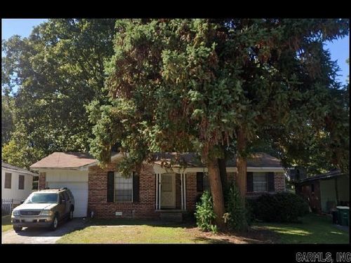 8 Utica Ln, Little Rock, AR, 72204-4636 | Card Image