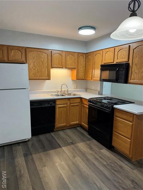 i-1631 Summergate Pkwy, Saint Peters, MO, 63303-6387 | Card Image