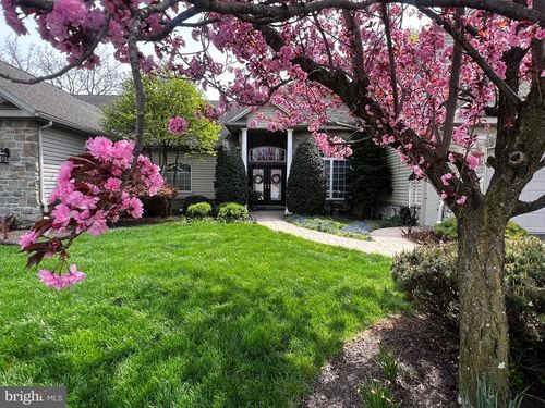 844 Victoria Ln, PALMYRA, PA, 17078-2243 | Card Image