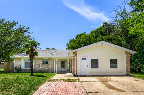1521 Oakbrook Ct, Lancaster, TX, 75134-2907 | Card Image
