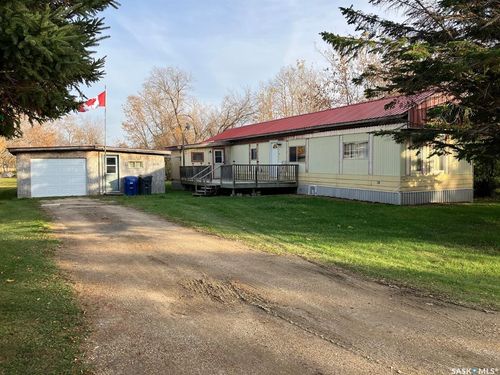 520 Parkdale St, Carrot River, SK, S0E0L0 | Card Image