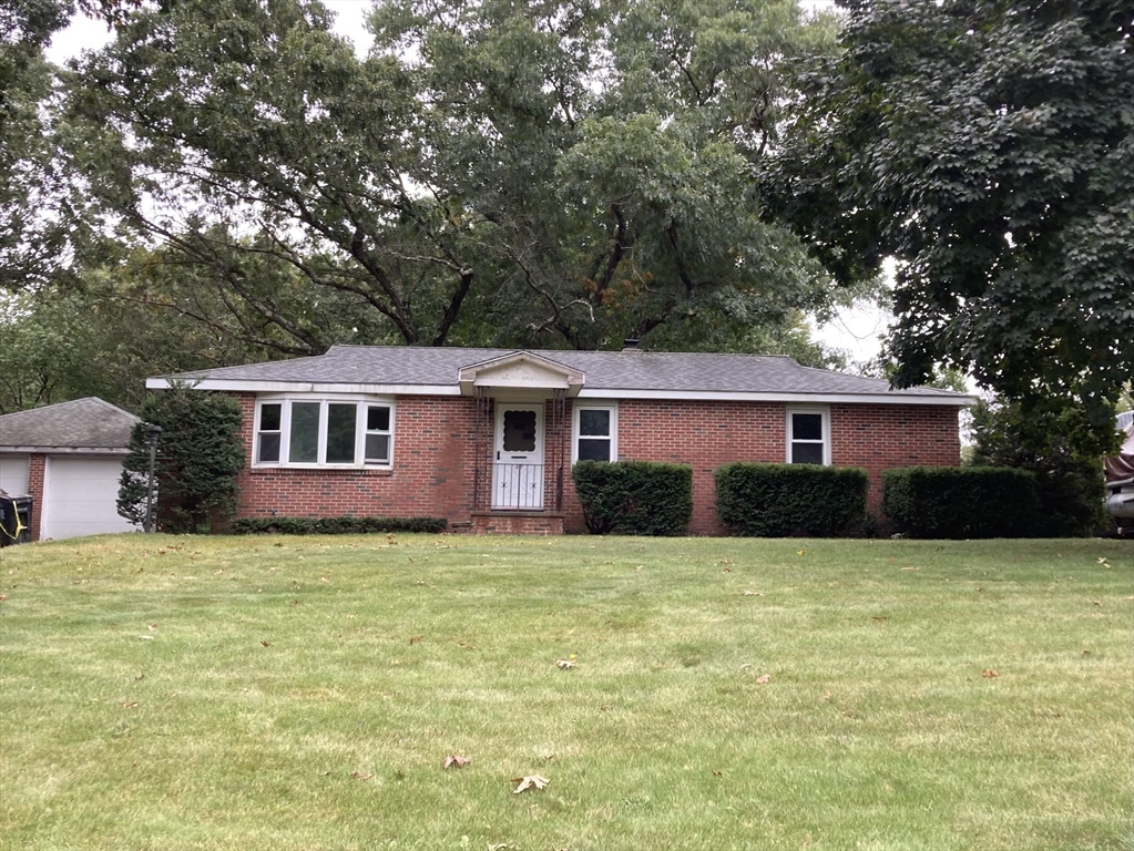 Ludlow Rd, Chicopee, MA 01020
