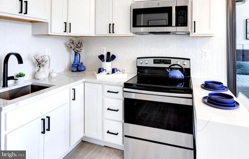 apt-4a-1005 N Charles St, BALTIMORE, MD, 21201-5828 | Card Image