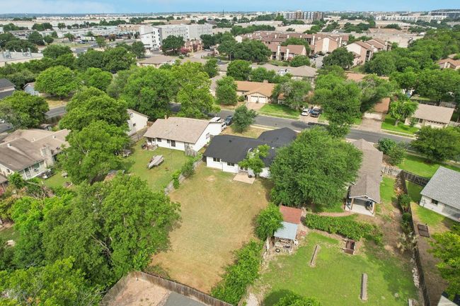 Aerial view with a residential view | Image 30