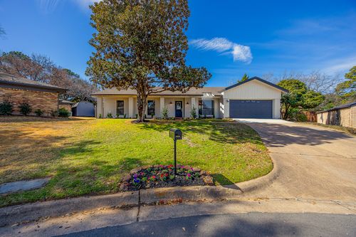 3025 Hillcrest Ct, Grapevine, TX, 76051-4670 | Card Image