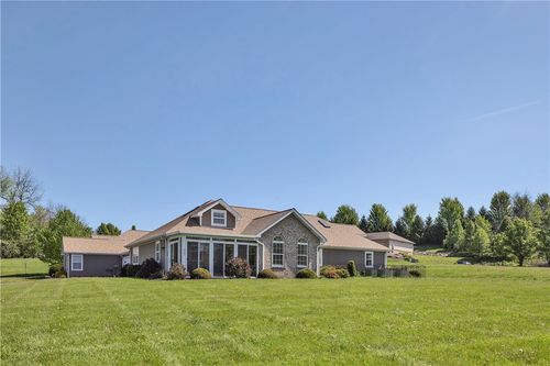 525 Kelly Blvd, Slippery Rock, PA, 16057-1145 | Card Image