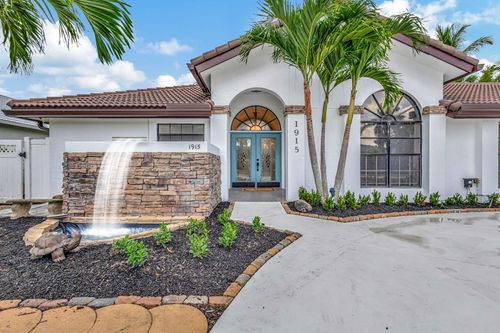 1915 Newhaven Ave, Wellington, FL, 33414-8129 | Card Image