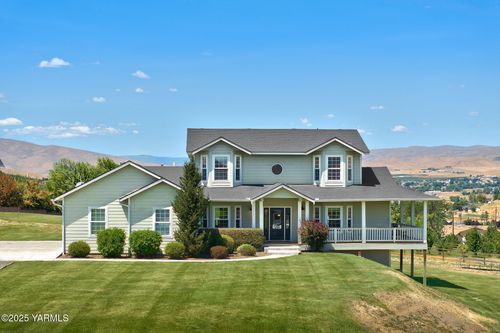 51 Oakwood Ln, Selah, WA, 98942-8502 | Card Image
