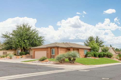 2061 W 1940 N, St George, UT, 84770-4718 | Card Image
