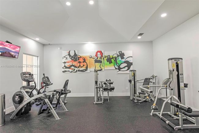 1406 - 19999 E Country Club Dr, Condo with 2 bedrooms, 2 bathrooms and null parking in Aventura FL | Image 37