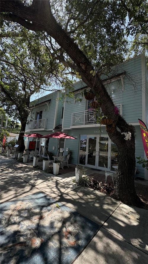 a-3872 Grand Ave, Miami, FL, 33133-4800 | Card Image