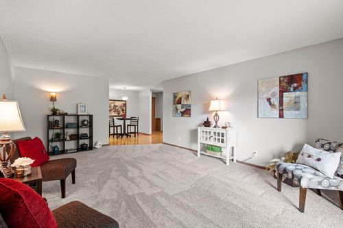 apt-218-4 Pine Tree Dr, Arden Hills, MN, 55112-3778 | Card Image