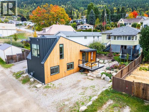 519 Robson St, Nelson, BC, V1L5A6 | Card Image