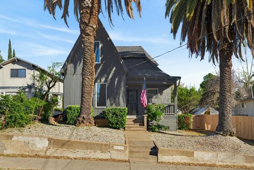 2036 Placer St, Redding, CA, 96001-1731 | Card Image