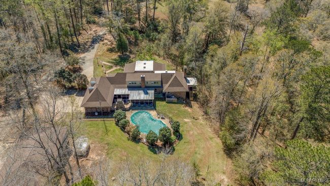 Arial view from the rear | Image 5