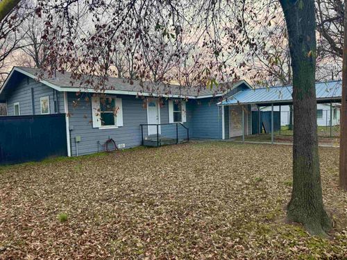 511 W Redwood St, Campbell, TX, 75422-2780 | Card Image