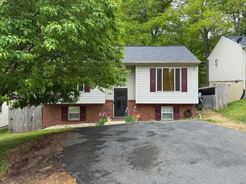 1620 5th St, Waynesboro, VA, 22980-4295 | Card Image