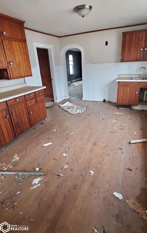 326 23rd Pl, Clinton, IA, 52732-6906 | Card Image