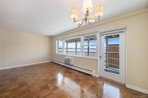 6m-101 Gedney St, Nyack, NY, 10960-2218 | Card Image