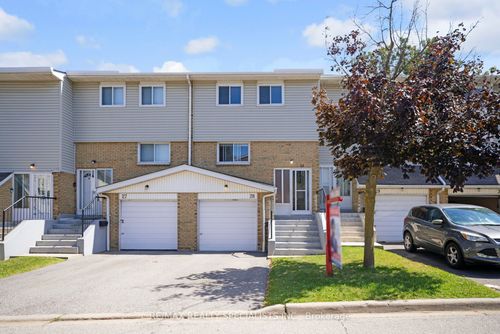 28 Lincoln Crt, Brampton, ON, L6T3Z2 | Card Image
