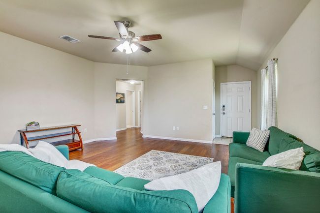 400 Pinnacle Dr, House other with 3 bedrooms, 2 bathrooms and 4 parking in Georgetown TX | Image 9