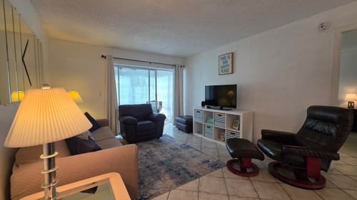 213-2900 Nw 46th Ave, Lauderdale Lakes, FL, 33313-1852 | Card Image